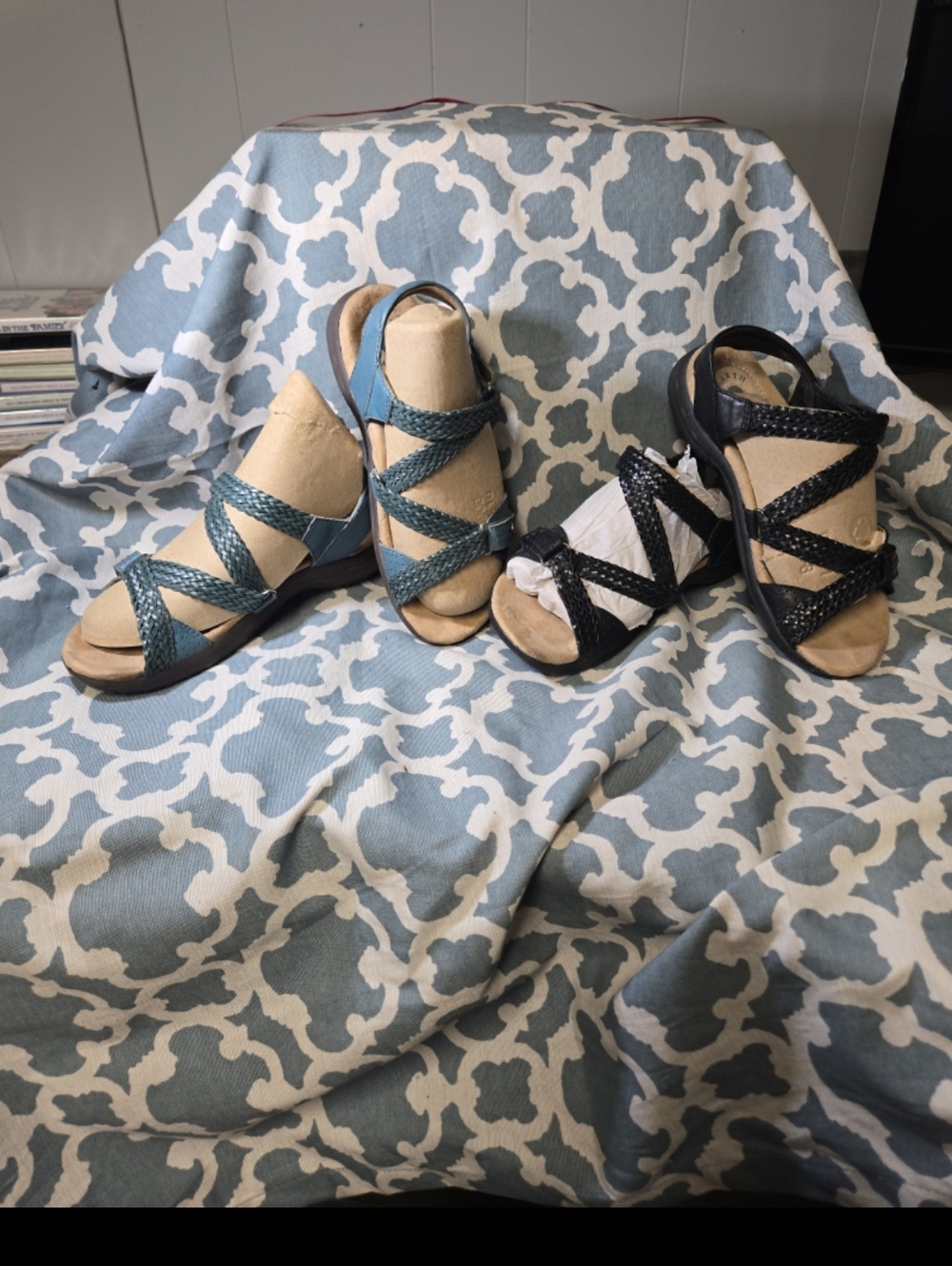 LOT OF 2 EARTH ORGINS STELLA LEATHER SANDALS SZ 6w BASICALLY NEW